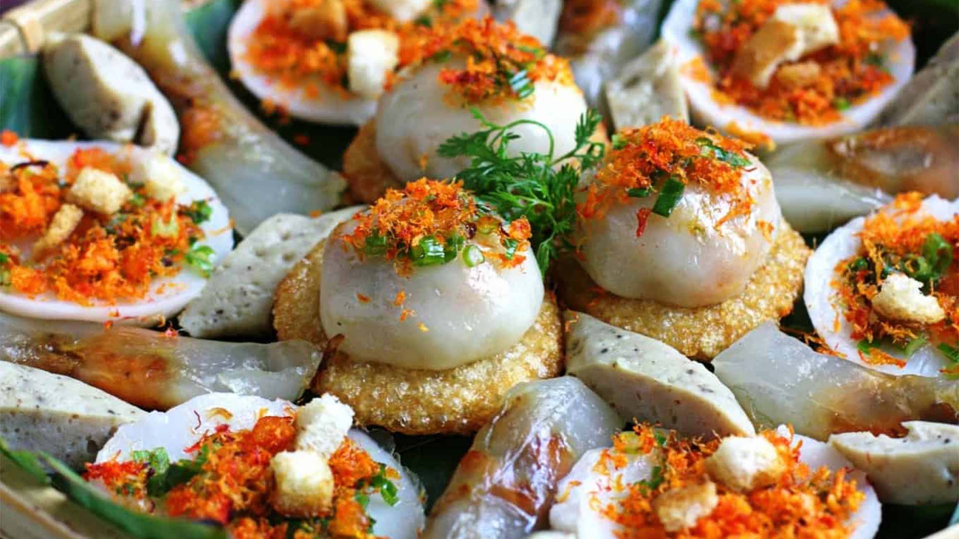 Ảnh đại diện bài Du lịch Huế ăn gì? Điểm danh 10 món ăn không thử không về
