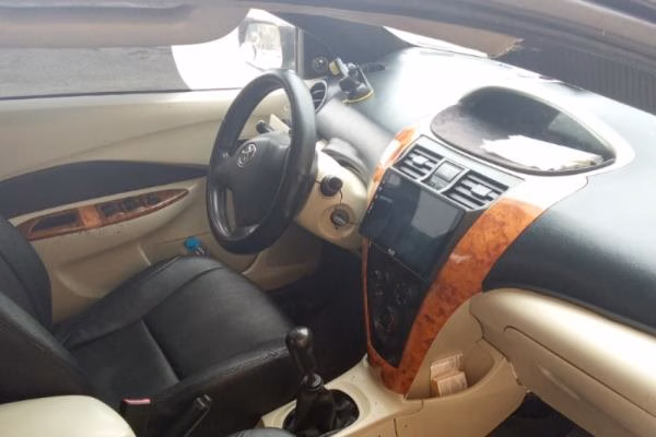 Toyota Vios 2011-3