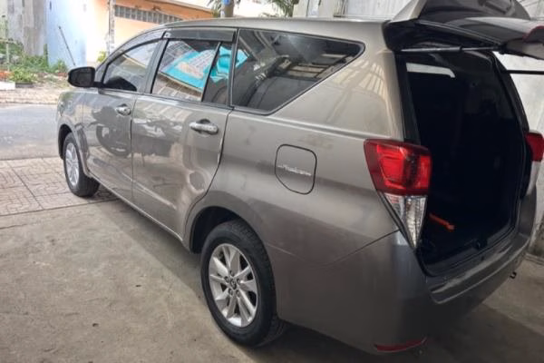 Toyota Innova 2016-0
