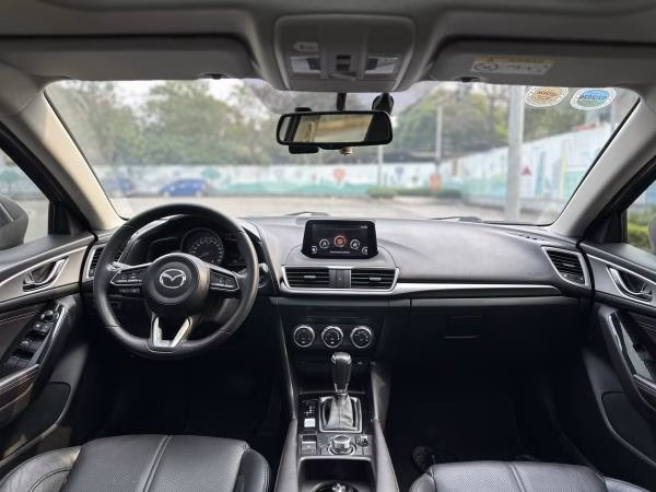 Mazda 3 2019-4