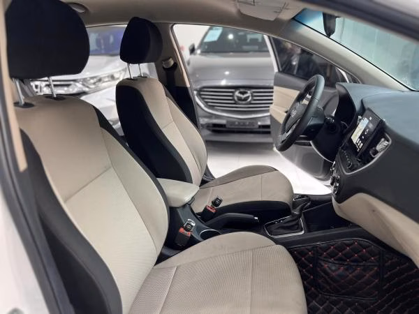 Hyundai Accent 2021-3