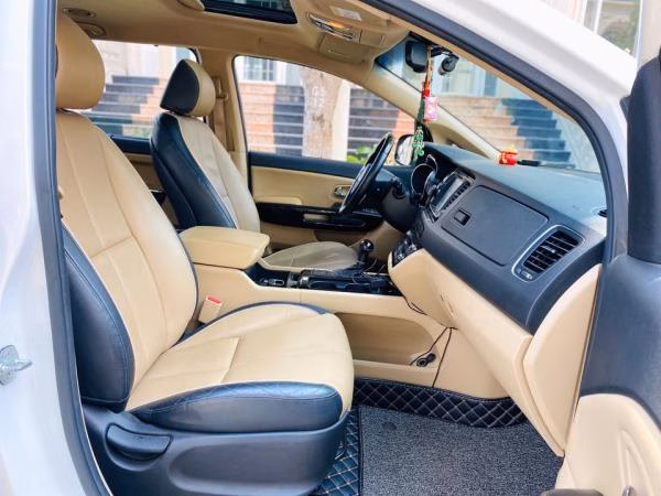 Kia Sedona 2019-3