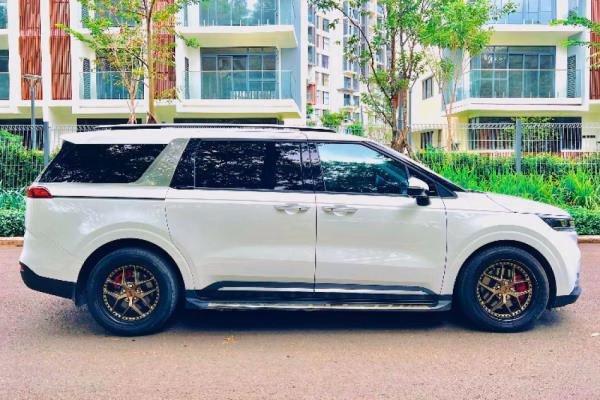 Kia Carnival Signature 2022-4