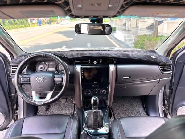 Toyota Fortuner 2018-4