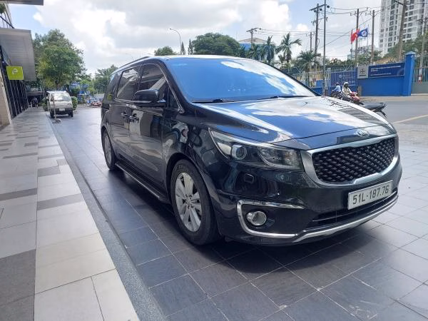 Kia Sedona 2021-1
