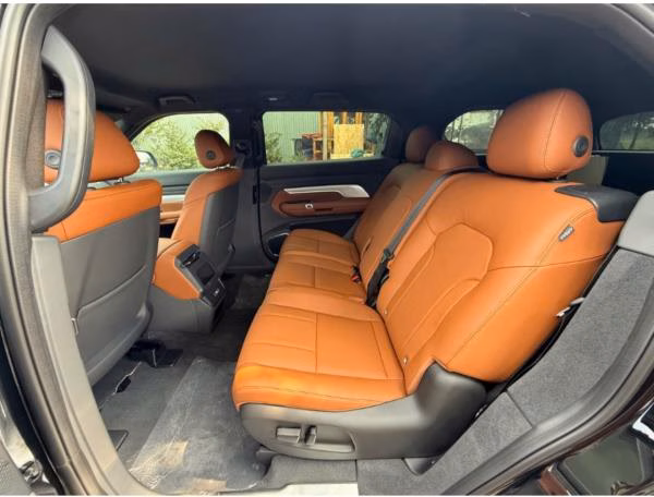 VinFast VF9 Eco 2024-5