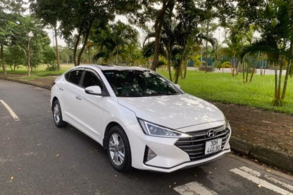 Hyundai Elantra 2021-0