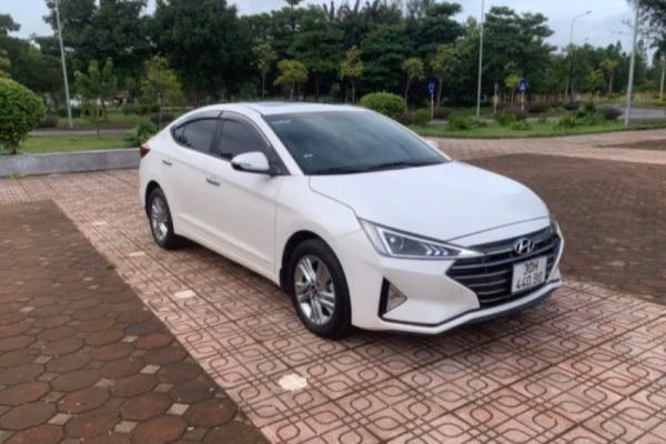 Hyundai Elantra 2021-3