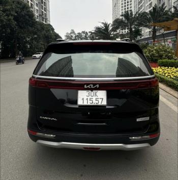 Kia Carnival Luxury 2023-1