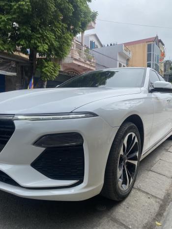 Vinfast Lux A 2.0 2022-2