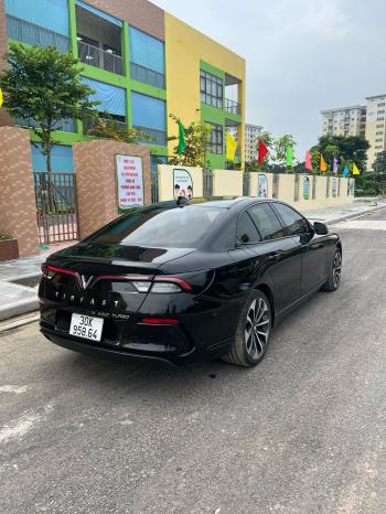 Vinfast Lux A 2.0 2019-1