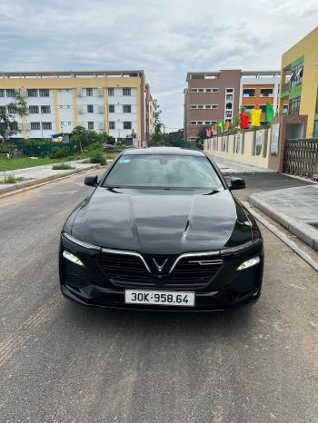 Vinfast Lux A 2.0 2019-0