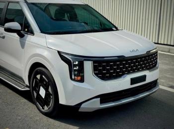 Kia Carnival Luxury 2024-4