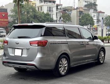 Kia Sedona 2018-1