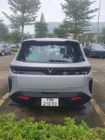 Vinfast Limo Green 2025-1