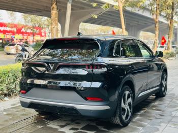 Vinfast VF8 Eco 2023-4