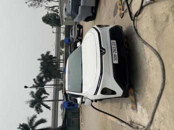 Vinfast Limo Green 2025-3