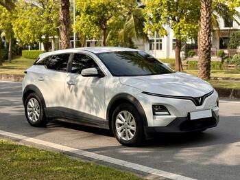 Vinfast VF6 Eco 2025-8
