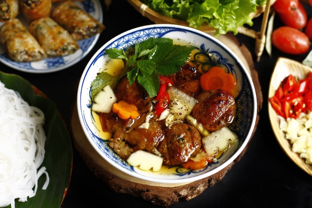 Du lịch Hà Nội ăn gì để cảm nhận hết hương vị Thủ Đô?