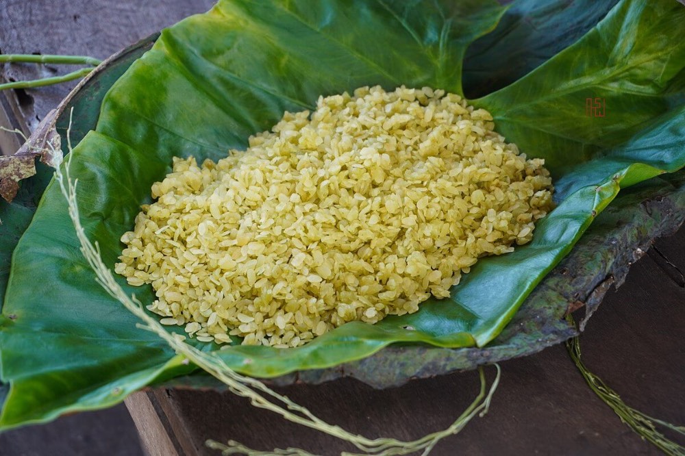 Cốm là đặc sản không thể bỏ qua khi đến Hà Nội