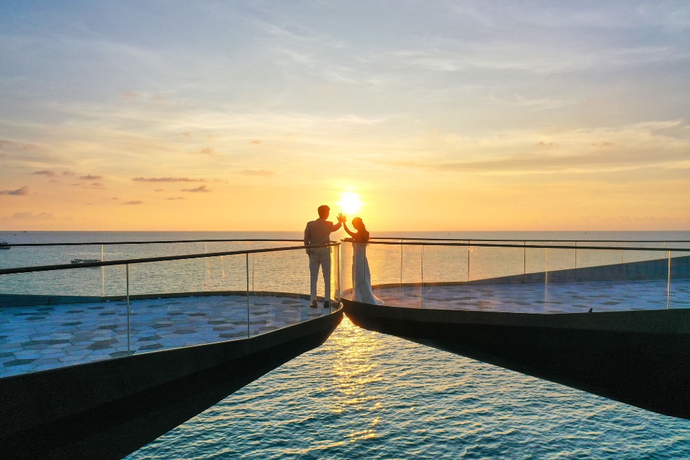 Mùa trung điểm ít mưa, trời trong và không quá đông đúc