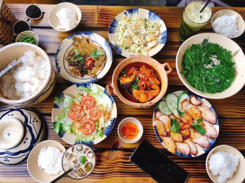 Cơm niêu ngon lành và mang đậm hương vị nhà làm