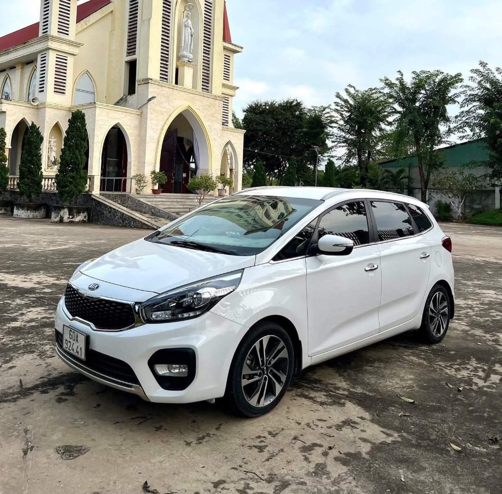 Giải đáp những thắc mắc thường gặp khi thuê xe tự lái