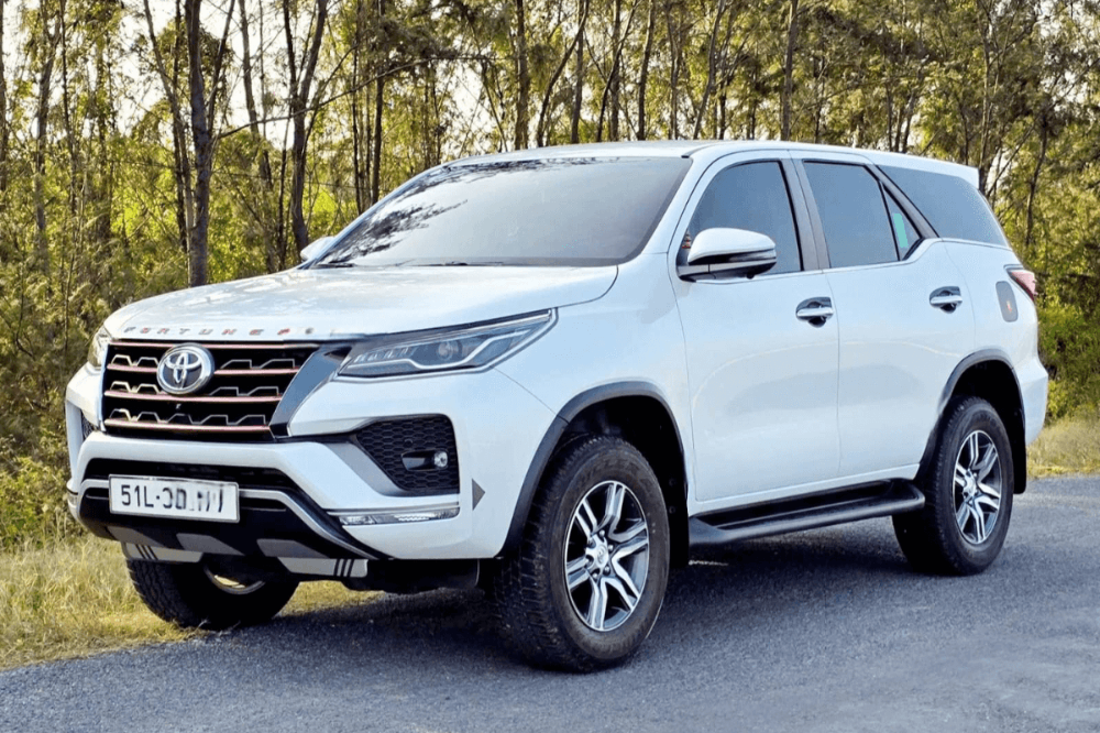 Toyota Fortuner là mẫu xe chạy dịch vụ cao cấp, chuyên nghiệp