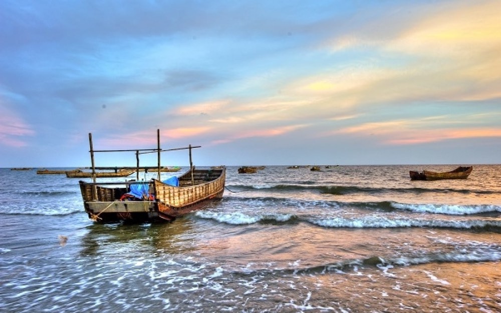 Biển Trà Cổ được ví như “nàng tiên ngủ quên”