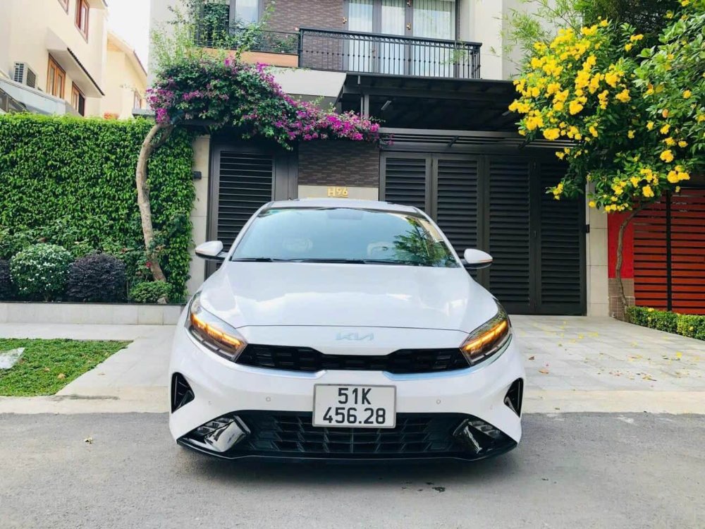 Mua xe hay thuê xe phụ thuộc vào từng nhu cầu cụ thể