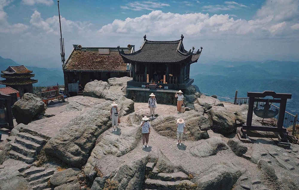 Núi Yên Tử là địa điểm du lịch tâm linh rất nổi tiếng