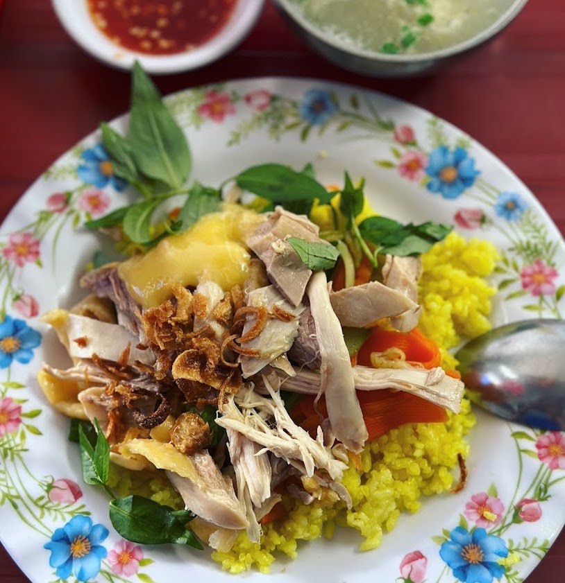 Cơm gà Nha Trang là món ai cũng nên thử