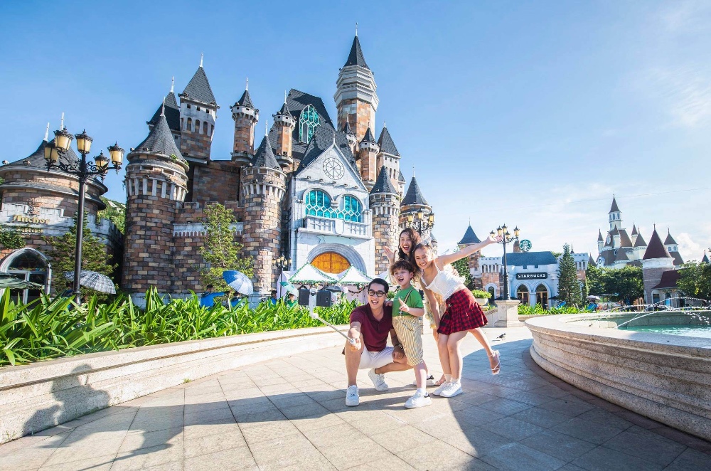 Nha Trang với những bãi biển xanh mát