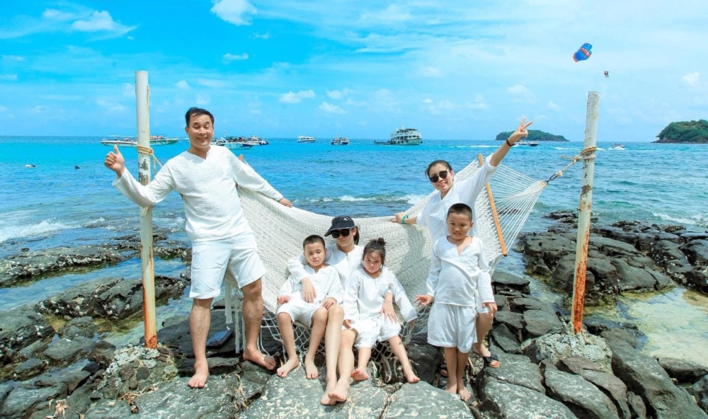 Phú Quốc phù hợp cho những chuyến đi có người lớn tuổi và trẻ nhỏ