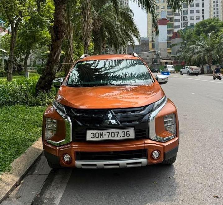 Màu xe hợp với tuổi Tuất mệnh Thổ