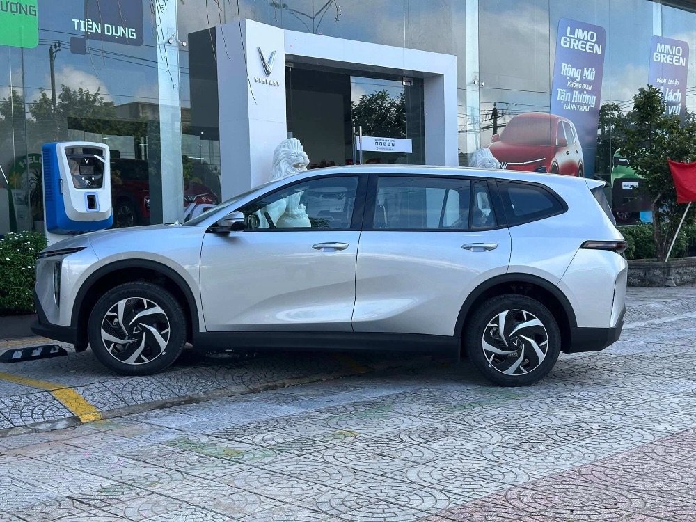 Bảng giá các dòng xe phổ biến từ 4 - 7 chỗ