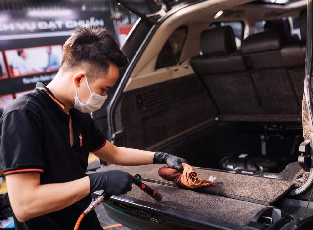 Những vấn đề nghiêm trọng cần phải mang xe đến gara để khử mùi