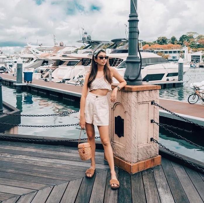 Item đi biển biển phù hợp với những cô nàng hướng nội