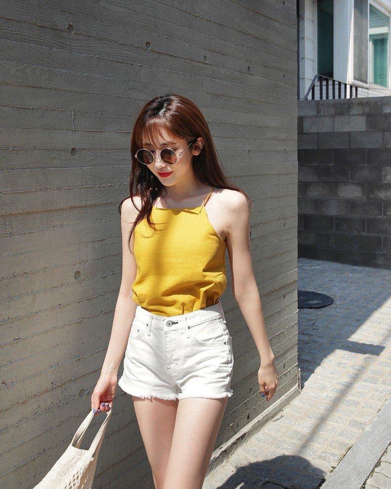 Đây là outfit đơn giản nhưng vẫn đủ hình để lên hình