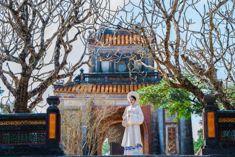 Nên đi du lịch Huế trong khoảng tháng 11 đến tháng 4