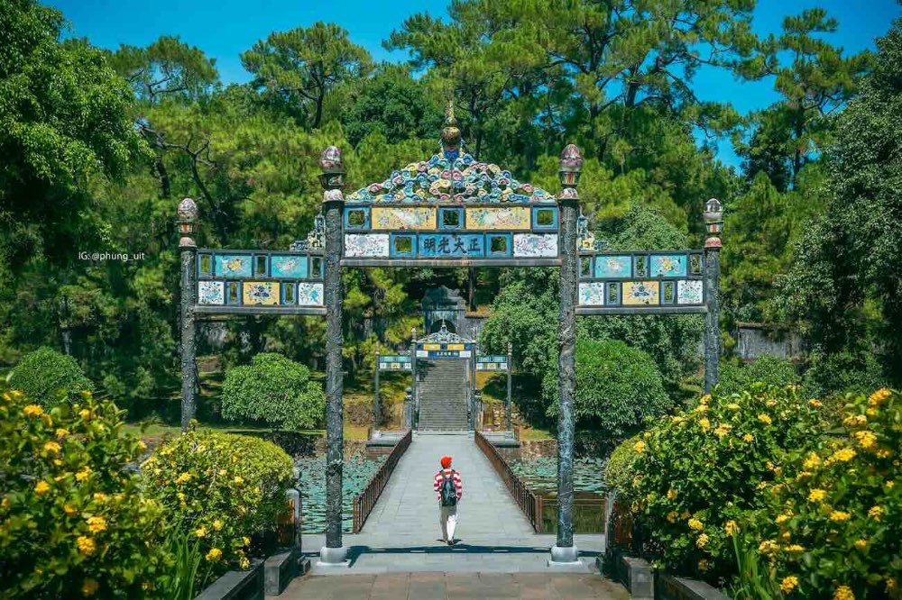 Các lăng vua là những công trình đẹp mắt