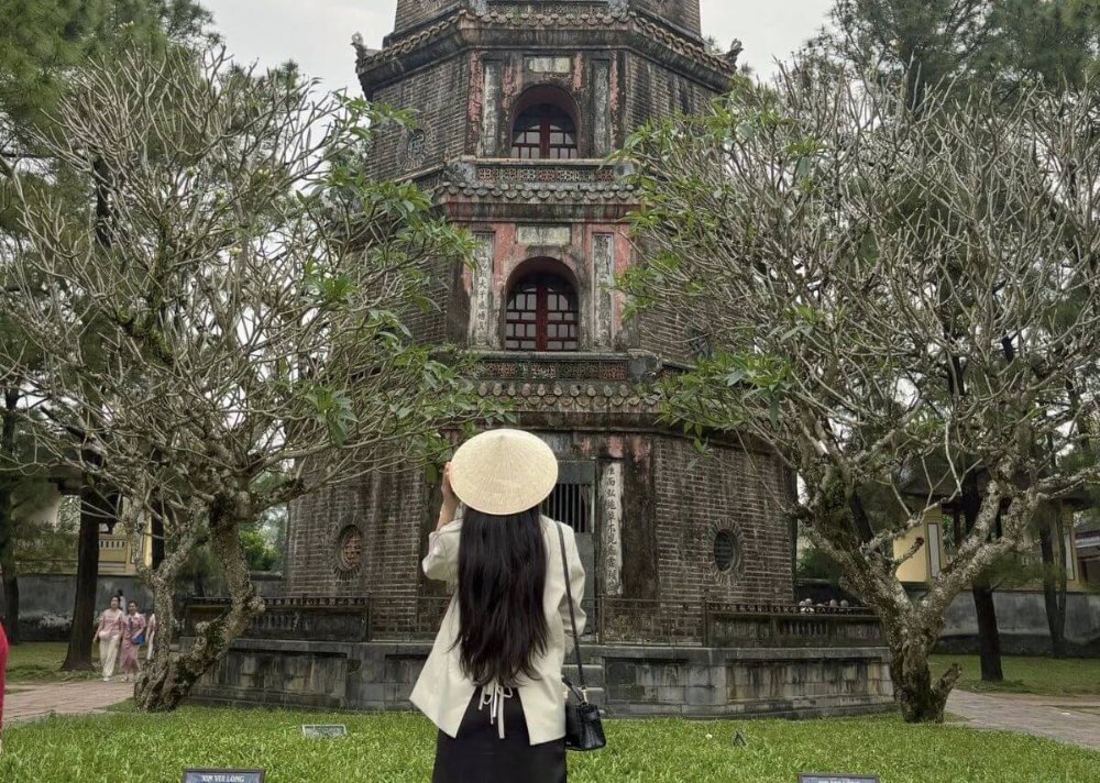 Chùa Thiên Mụ mang vẻ đẹp cổ kính, thơ mộng