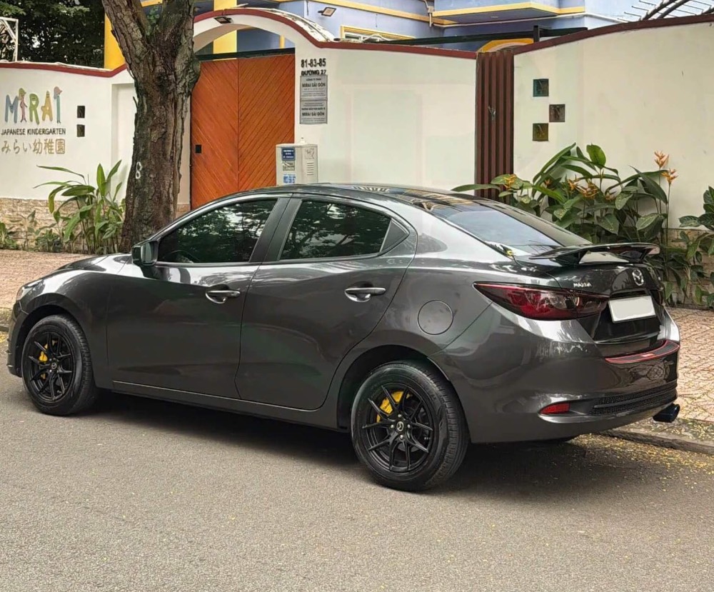 Màu xe hợp với tuổi Quý Tỵ mệnh Thuỷ