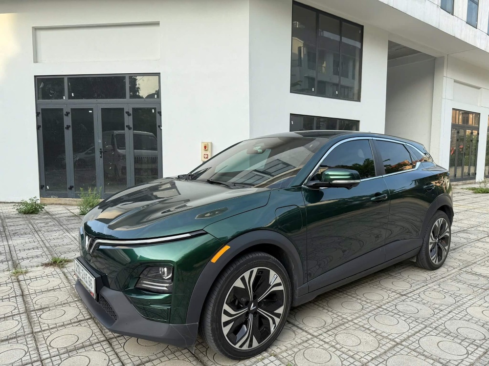 Màu xe hợp tuổi Nhâm Ngọ