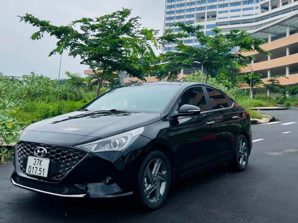 Màu xe hợp tuổi Canh Thân