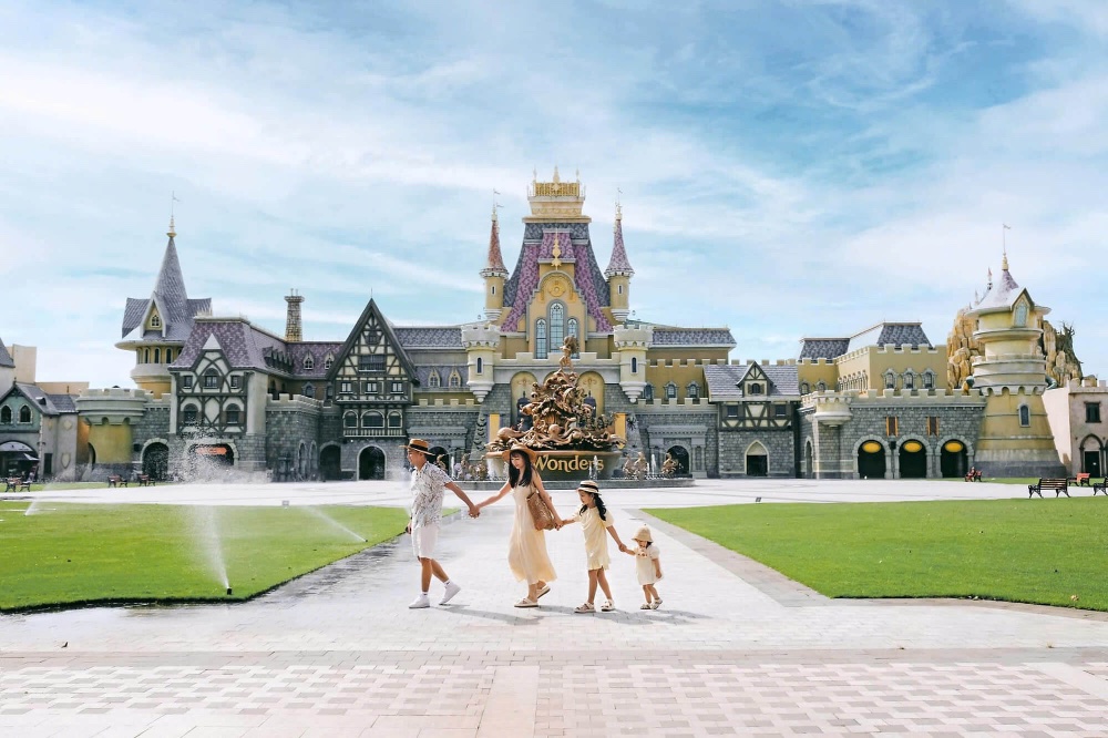 Nên đặt phòng sớm và lựa chọn thời điểm phù hợp