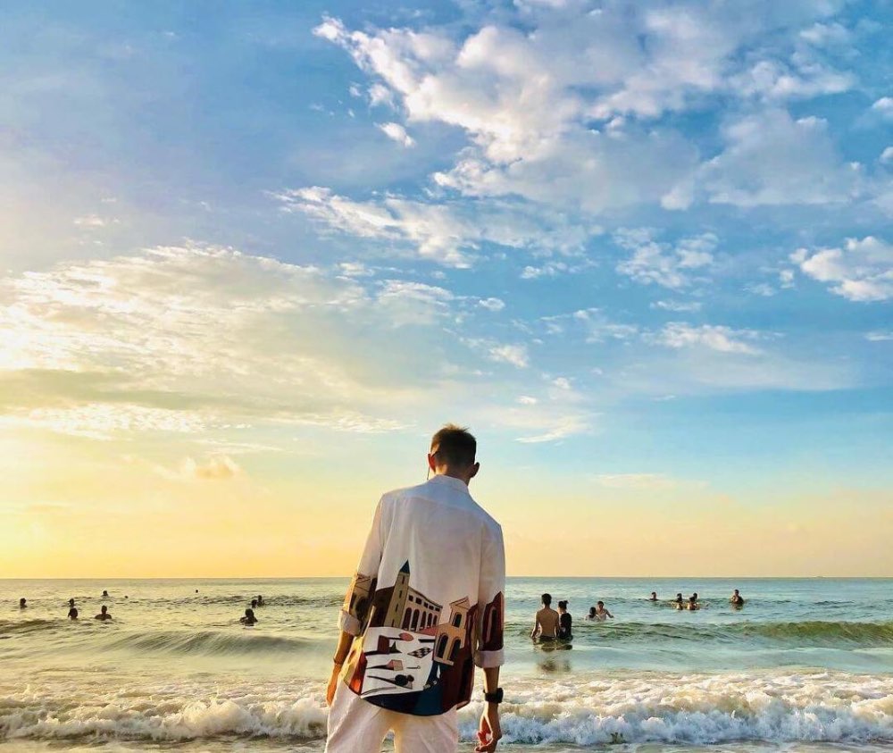 Check in Bãi Trước với nắng sớm dịu nhẹ