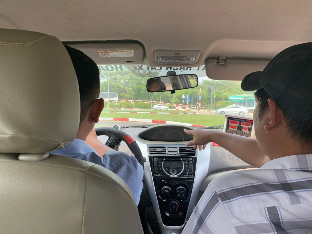 Chi phí học lái xe dao động tuỳ theo nhiều yếu tố