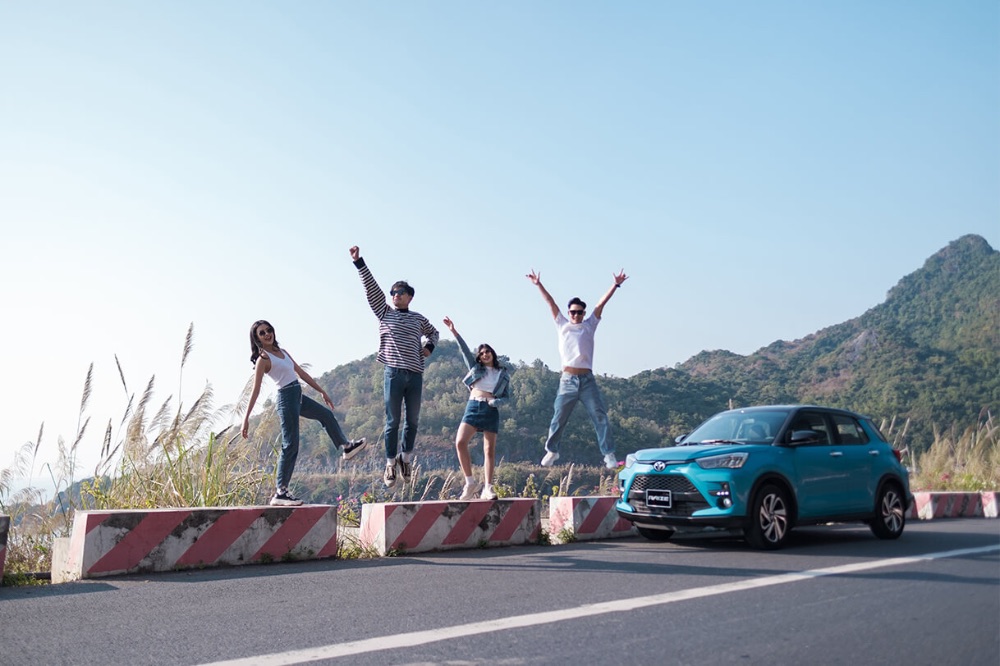 Kinh nghiệm lái xe trên đường xấu an toàn và tránh hỏng xe