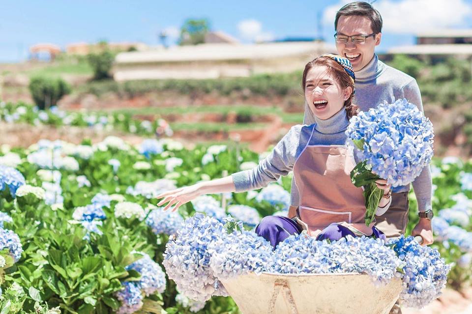 Sắc hoa lãng mạn cho ảnh cưới rực rỡ